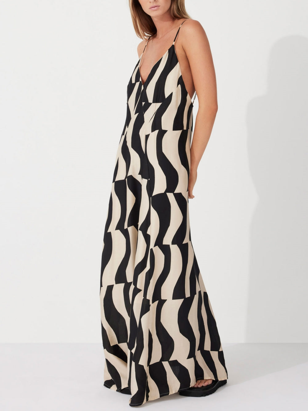 Kaylee | Relaxed Fit Scooped Back Style Maxi Dress
