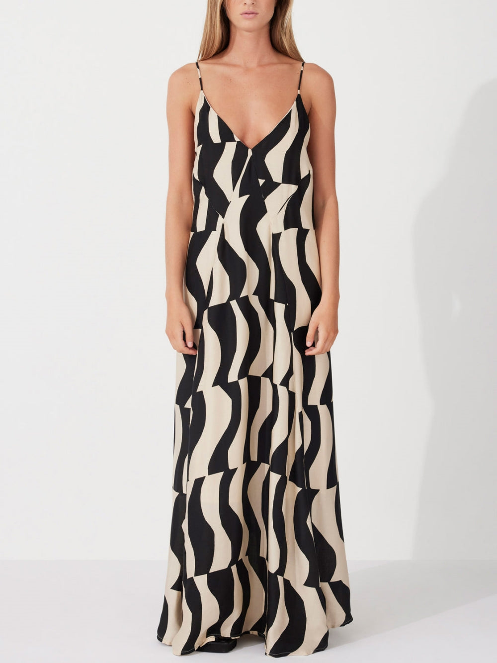 Kaylee | Relaxed Fit Scooped Back Style Maxi Dress